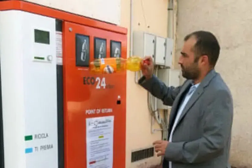Il sindaco di Marrubiu all'ecopoint