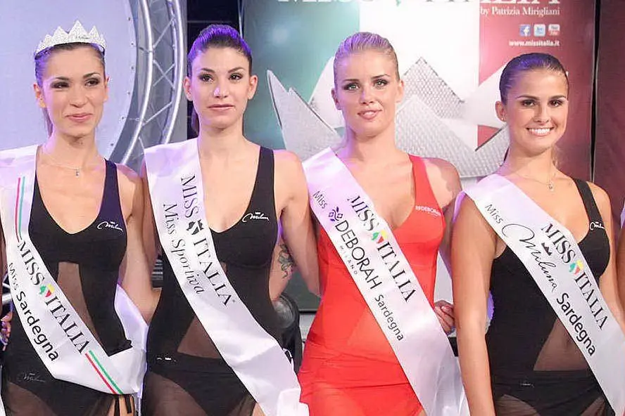 Francesca Rossi, Federica Ciocci (terza a sinistra) e Francesca Idini (ultima nella foto)