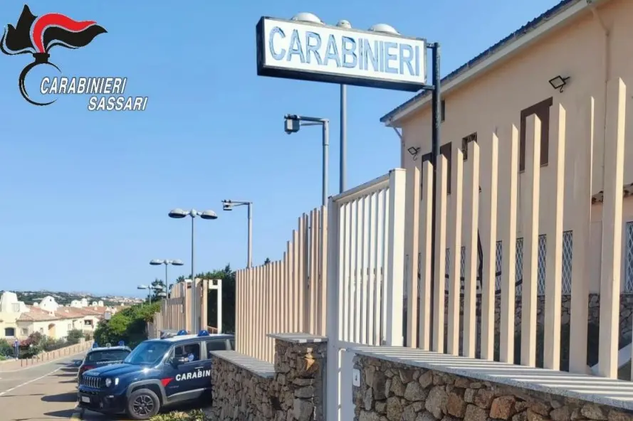 La stazione dei carabinieri di Porto Cervo (foto CC Sassari)