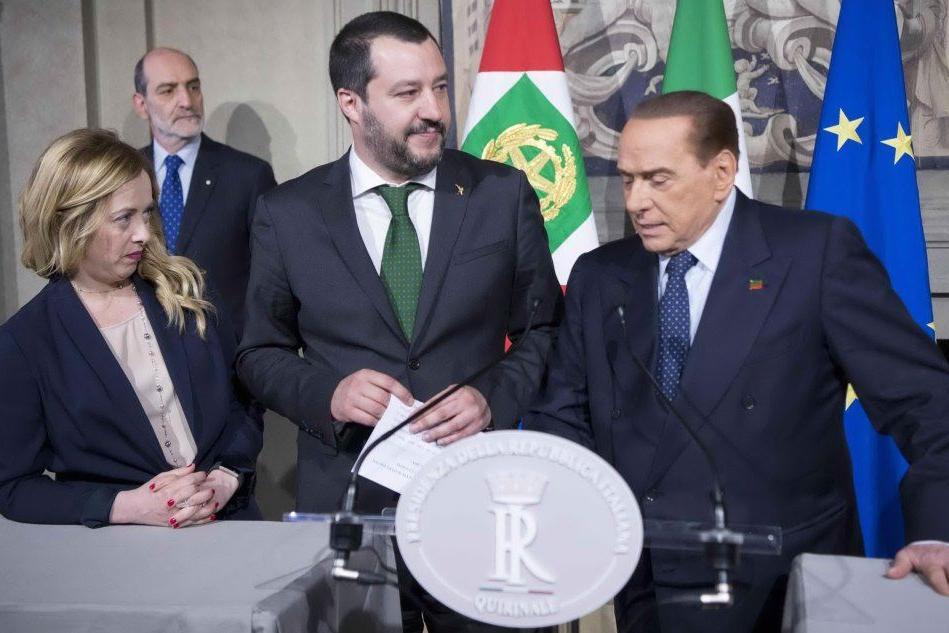 Il centrodestra già si spacca: Salvini e Meloni in piazza, Berlusconi no