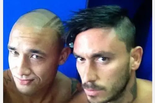 Nainggolan e Pinilla dopo il taglio di capelli