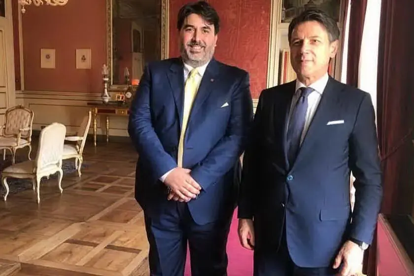 Il governatore Christian Solinas e il premier Giuseppe Conte (archivio L'Unione Sarda)