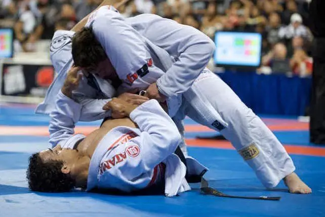 Jiu Jitsu brasiliano (foto da wikimedia)