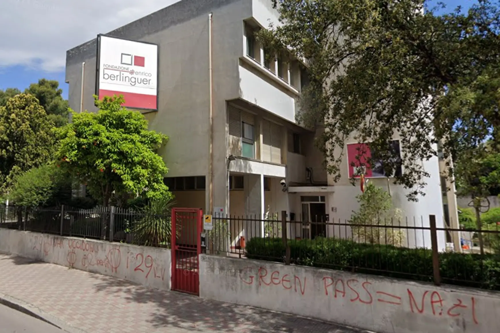La sedel del Pd in via Emilia