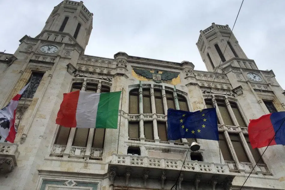 Il municipio di Cagliari (Archivio L'Unione Sarda)