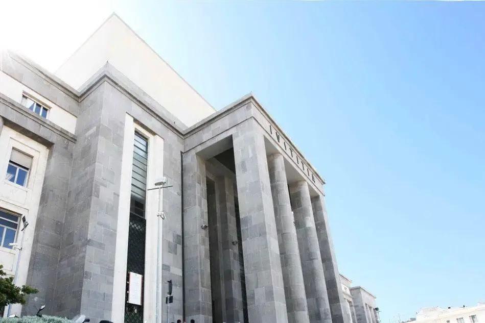 Il palazzo di giustizia a Cagliari