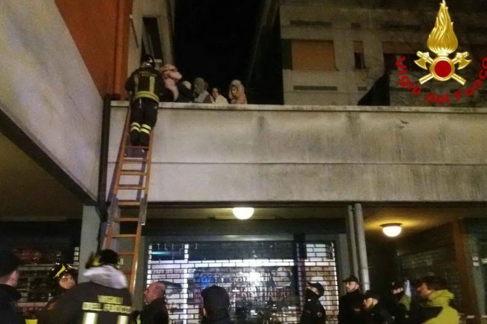 Incendio in uno scantinato a Reggio Emilia, due vittime