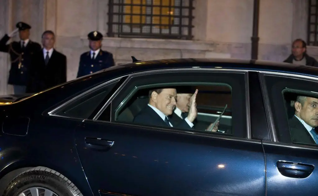 L'ex premier lascia Palazzo Chigi nei giorni della crisi di governo del novembre 2011