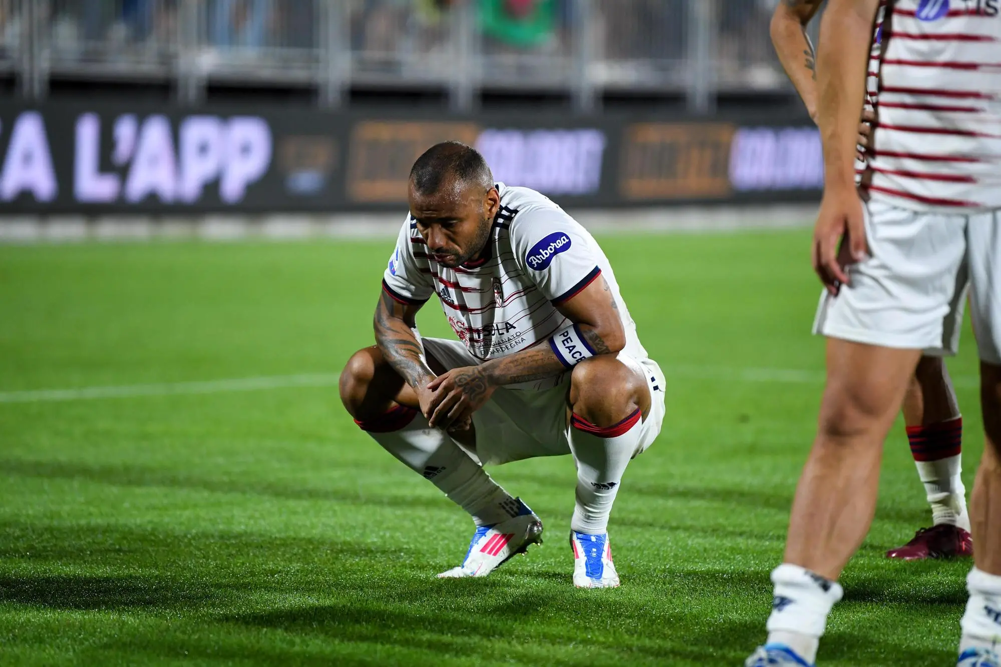 Cagliari's Joao Pedro shows his dejection for relegation to Italian Serie B Championship at the end of the Italian soccer Serie A match Venezia FC vs Cagliari Calcio at the Pier Luigi Penzo stadium in Venice, Italy, 22 May 2022 ANSA/ALESSIO MARINI
