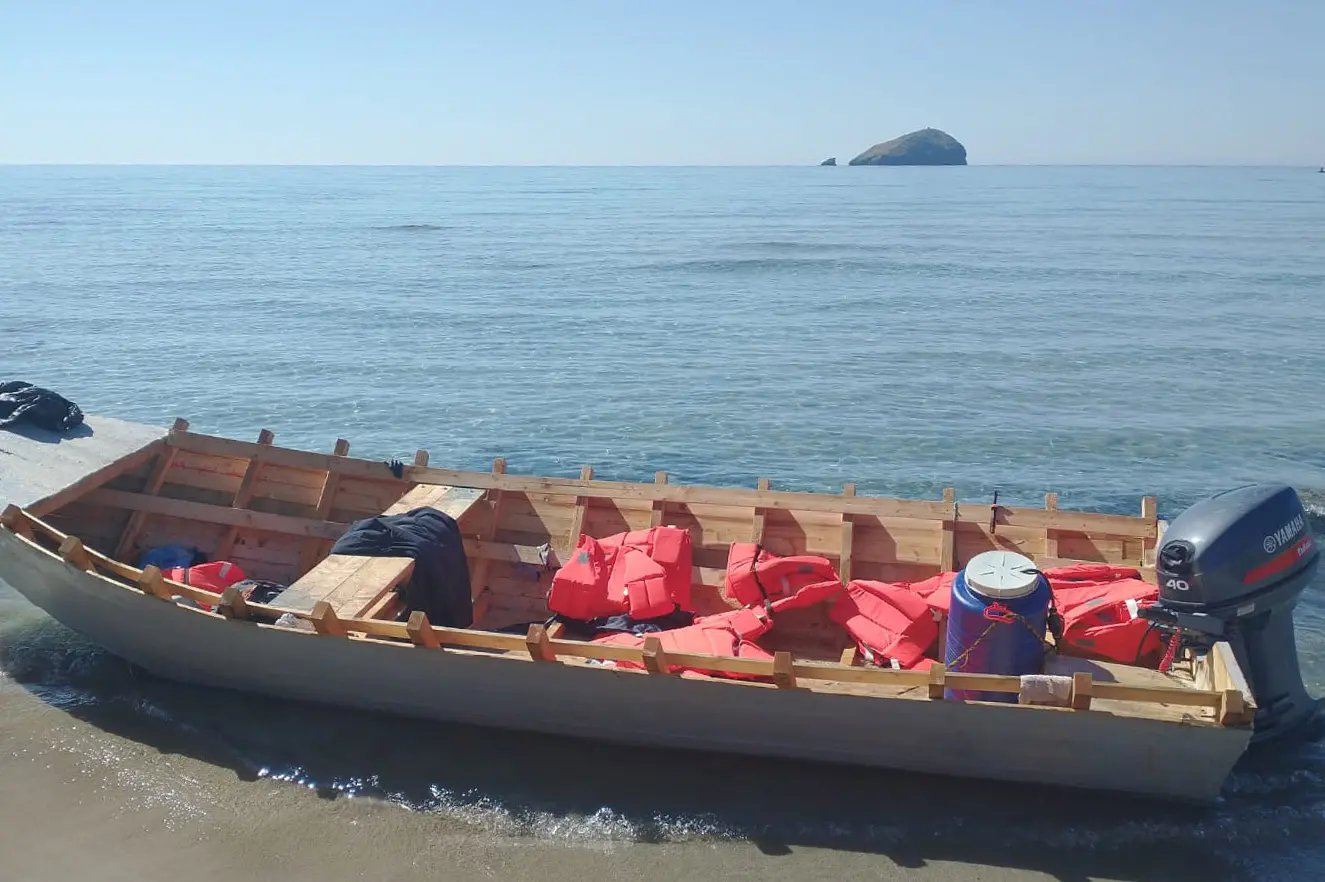 Uno sbarco a Sant'Antioco (archivio L'Unione Sarda)
