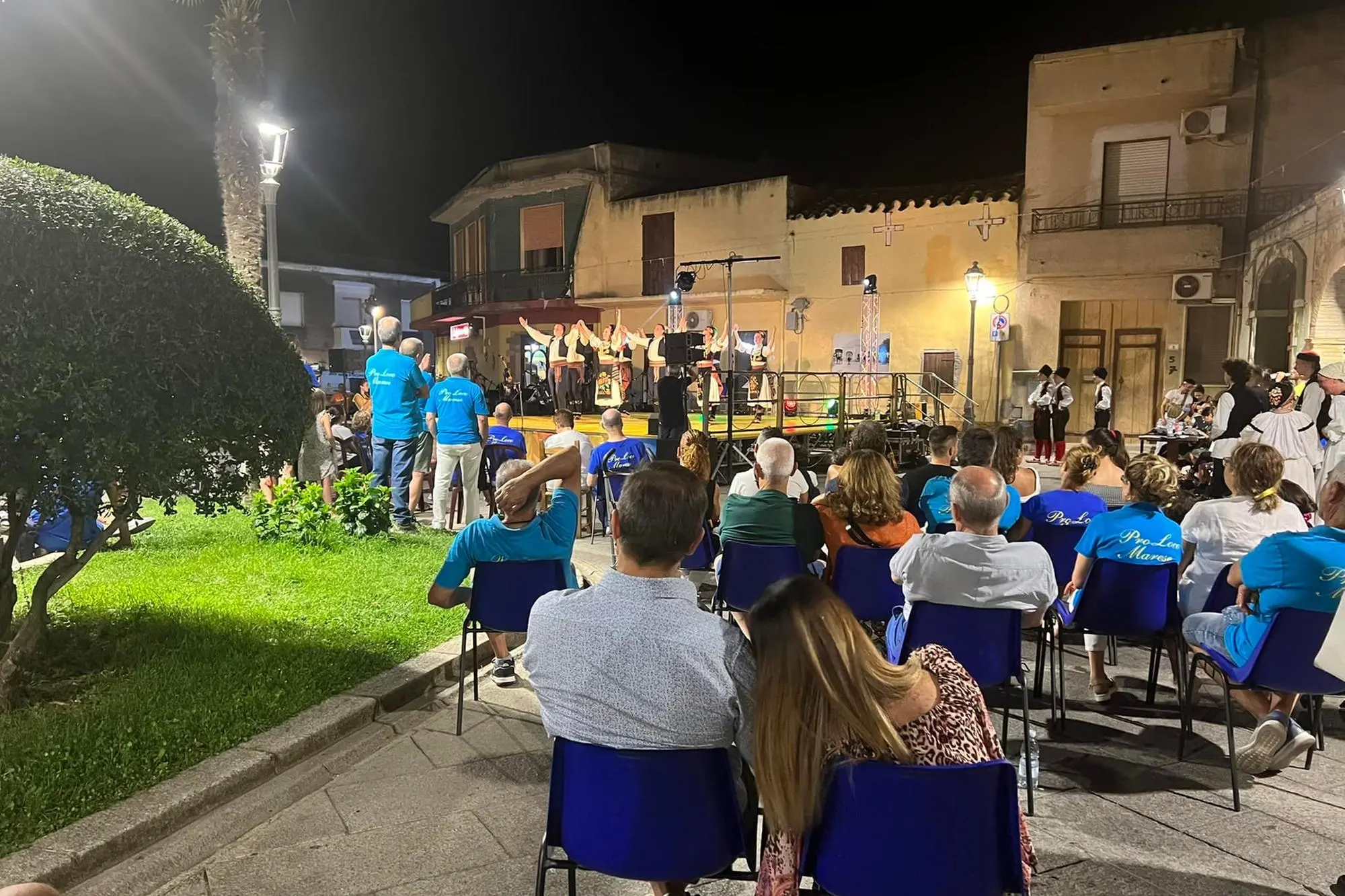 Una serata in piazza a Maracalagonis (foto concessa)