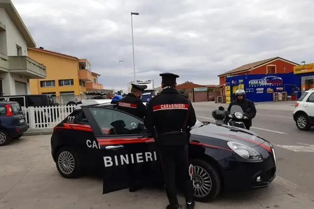 Carabinieri (foto simbolo, archivio L'Unione Sarda)