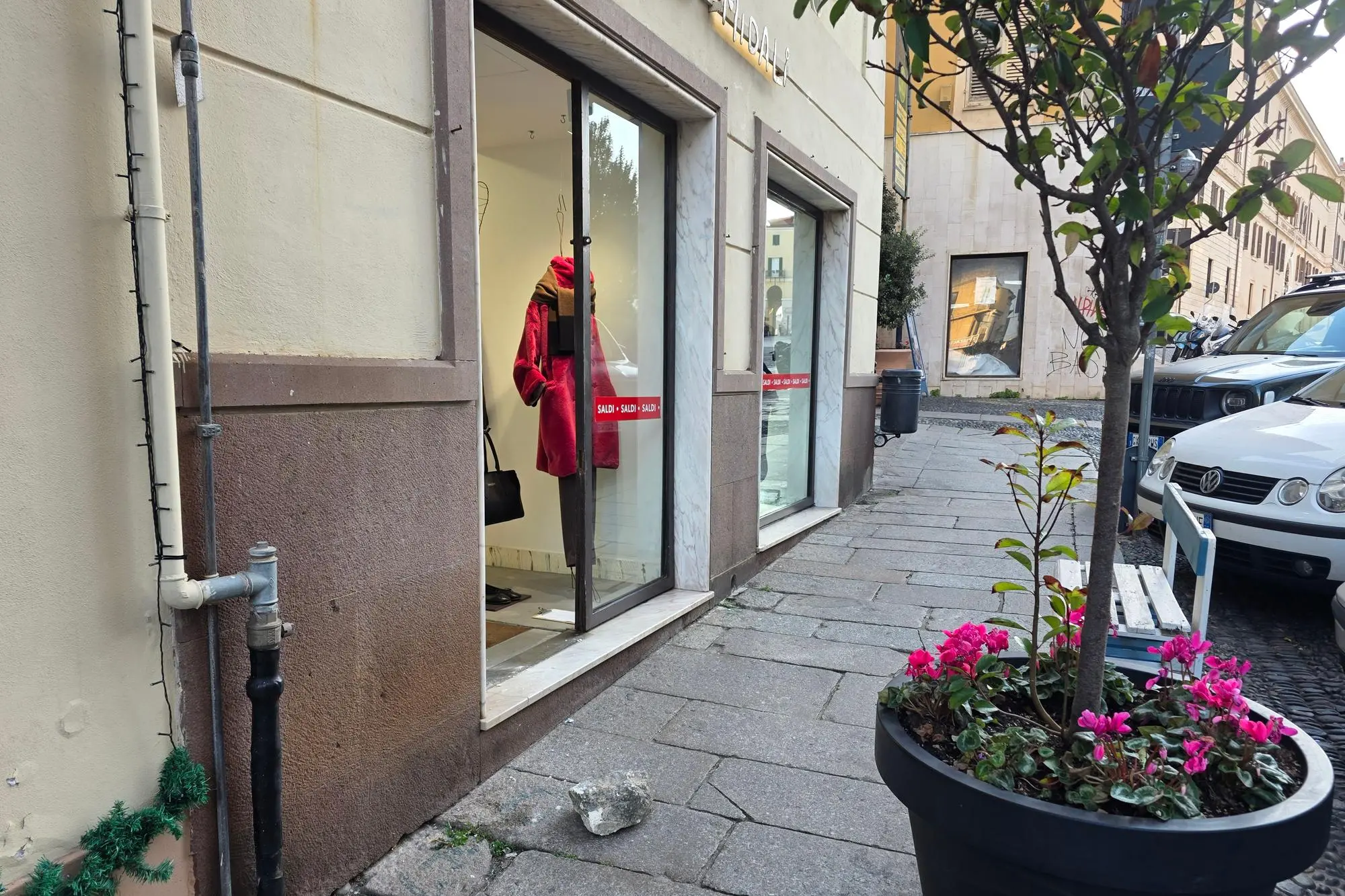 Spaccata in largo Cavallotti (Foto: Floris)