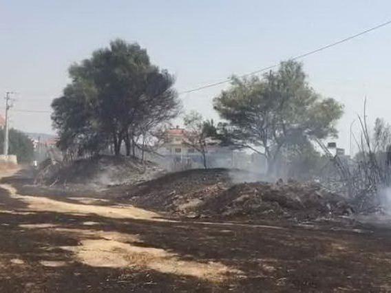 Oristano, non si fermano gli incendi: le fiamme minacciano le case