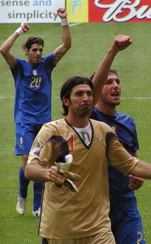 E' campione del mondo con la Nazionale italiana nel 2006 (foto Twitter)