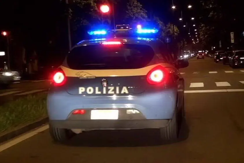 Una volante della polizia