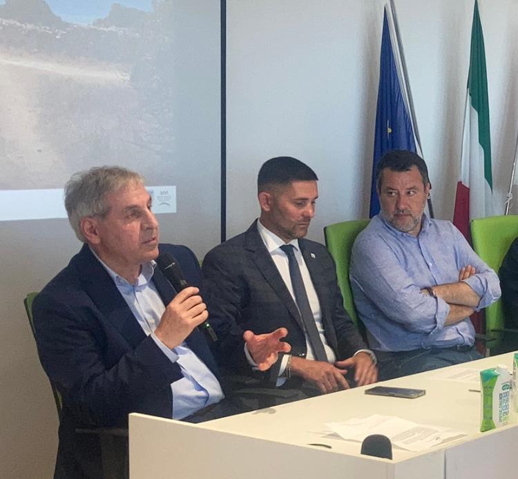 Turismo sostenibile, Salvini a Porto Torres: «L’Asinara, una perla da valorizzare»