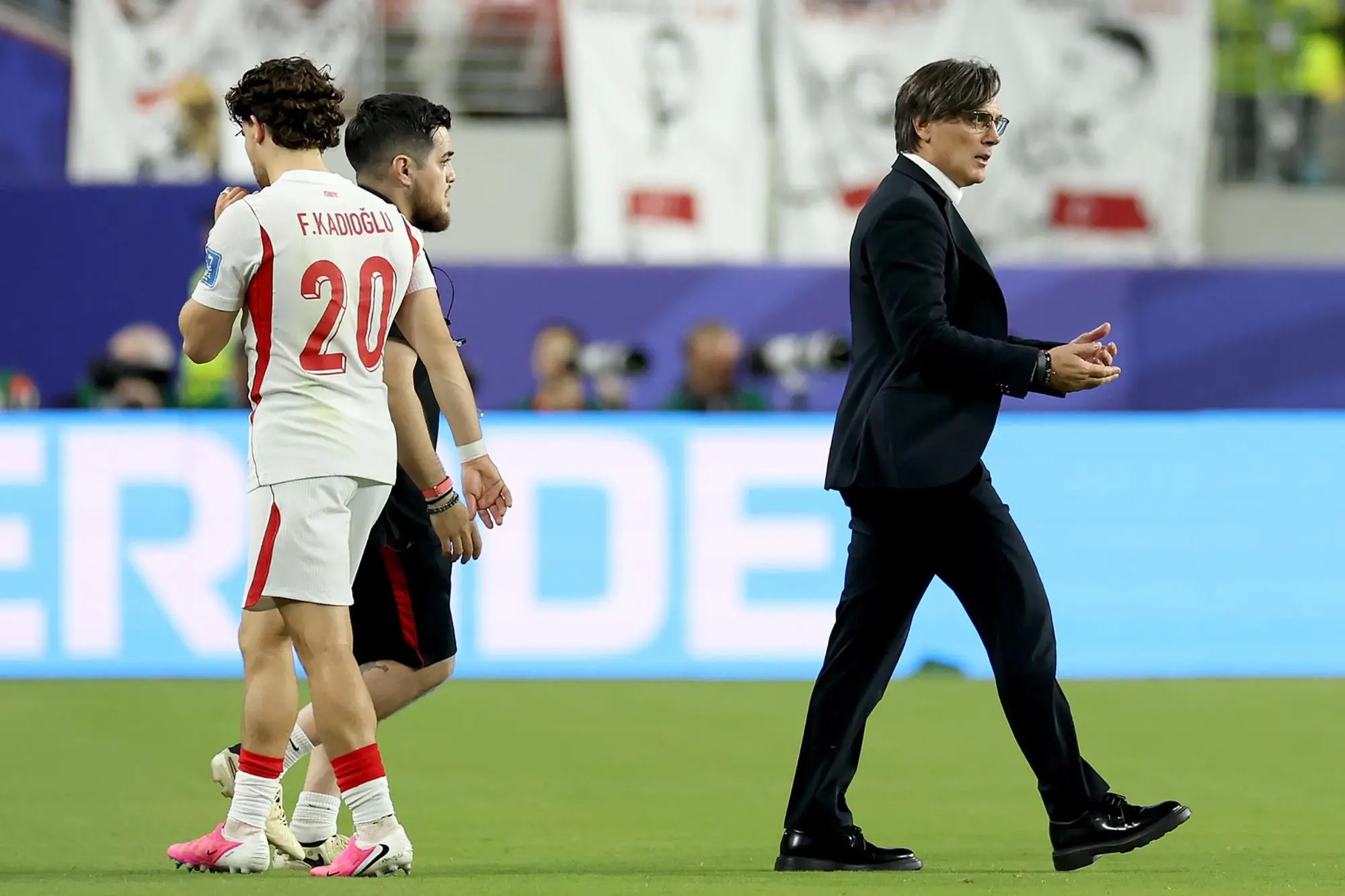 Vincenzo Montella durante il match contro il Paraguay (foto Ansa/Epa)