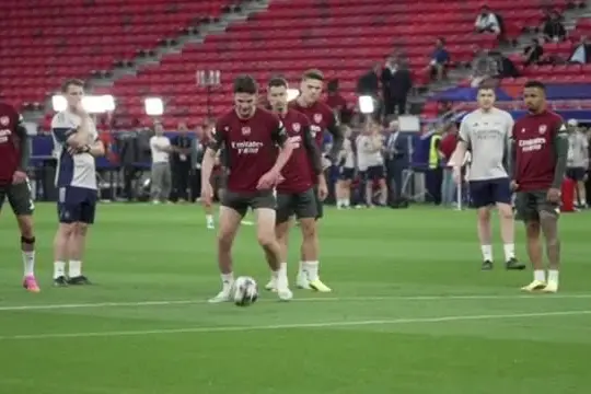 Champions League, a Budapest si gioca la finale tra il Psg e l'Arsenal