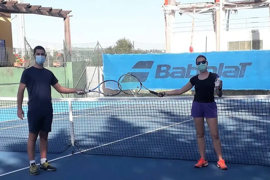 Due tennisti dell'Accademia sassarese (foto concessa)