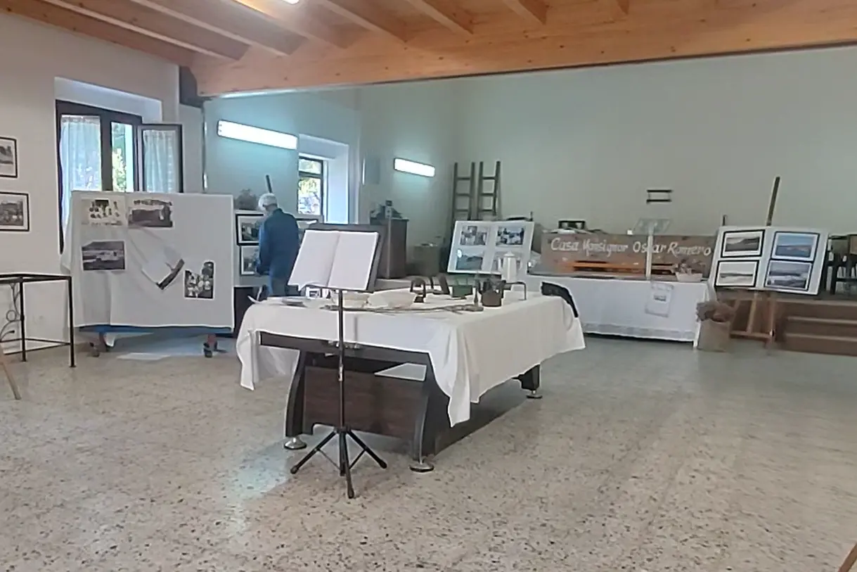 Cannigione, panoramica della mostra (foto Ronchi)