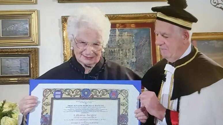 Die Liliana Segre gewidmete Gedenktafel wurde zerstört