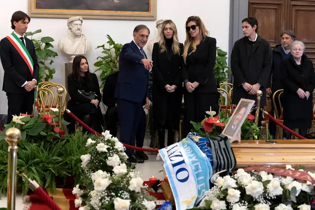 La camera ardente in Campidoglio (Ansa)