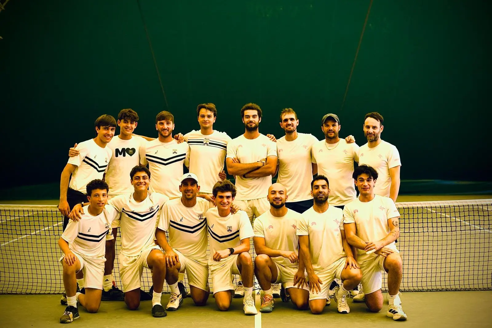 Le due squadre prima del via (foto @dellafois)