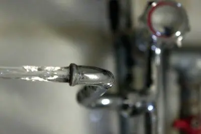 Carbonia, l'acqua della rete è di nuovo potabile