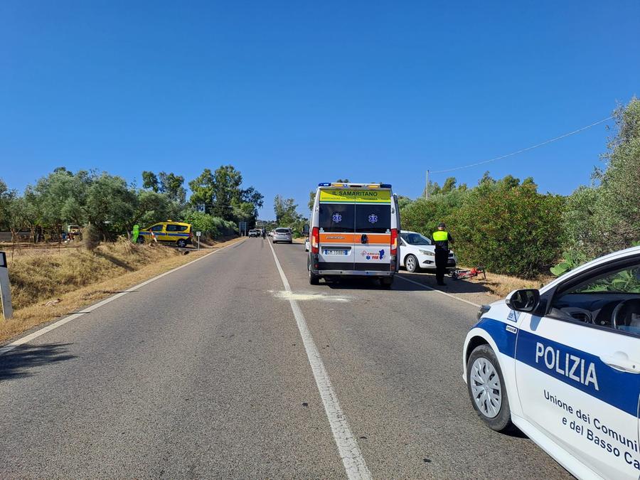 Soleminis, scontro auto-bici e il ciclista finisce in ospedale: lunghe code sulla statale 387