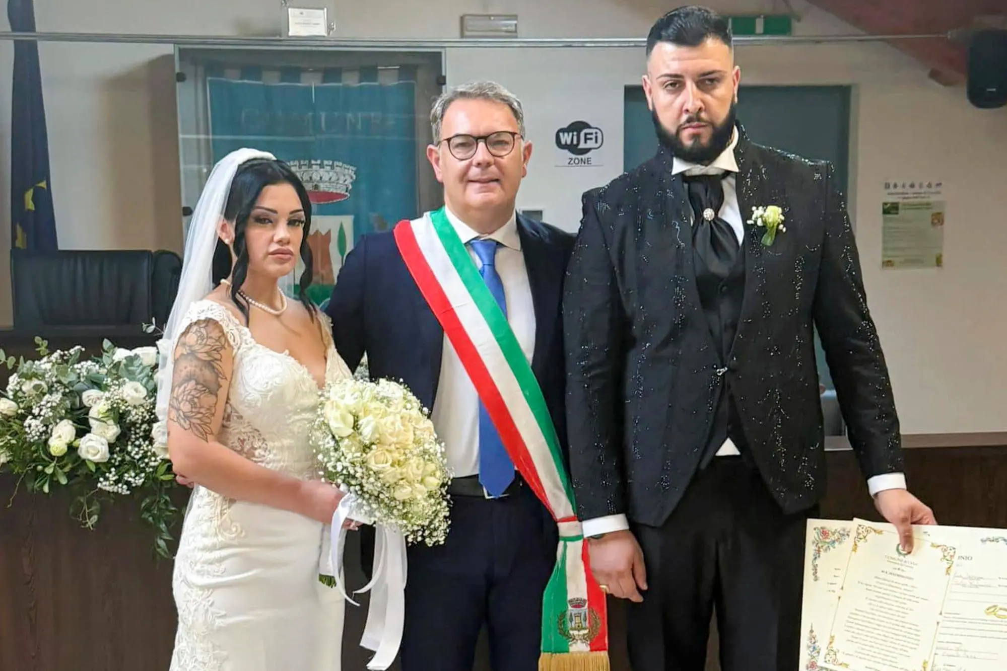 In una foto dai profili Facebook Maria Zaccaria e Pietro Montanino spariti a pochi giorni dal loro matrimonio officiato dal sindaco di Cesa Enzo Guida