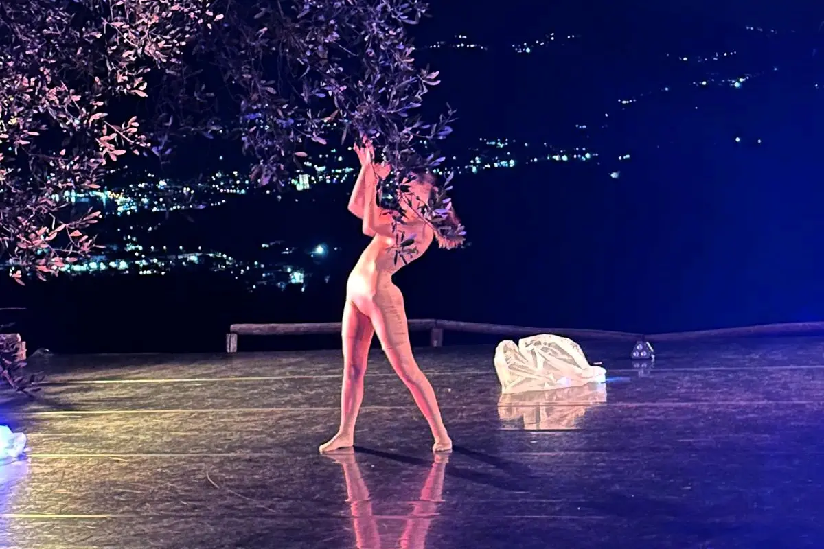 Una coreografia di Danza Estemporada