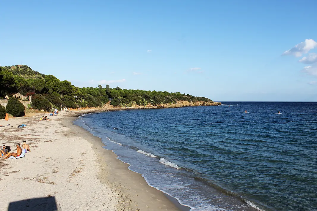 La spiaggia di Su Guventeddu (foto Murgana)