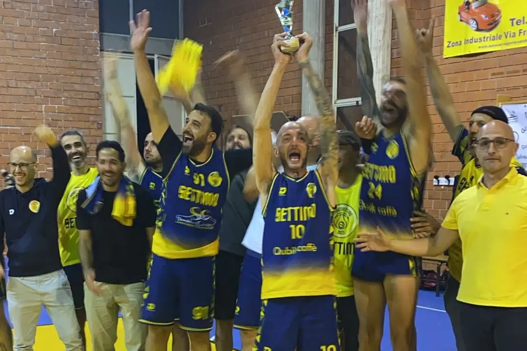 Il Basket Settimo A premiato al termine della finale Gold (foto concessa da MSP)