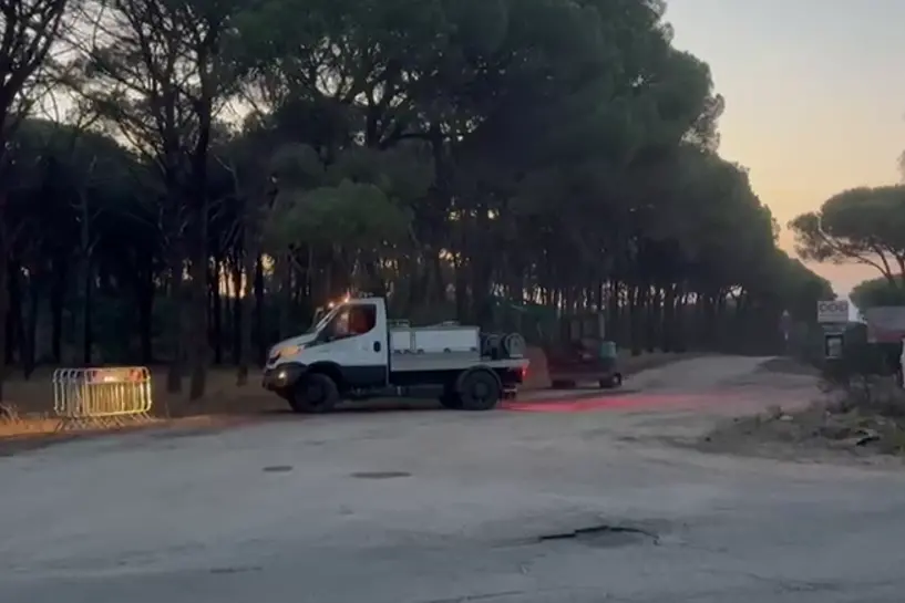 Ancora focolai ad Aglientu, nuovi interventi per contenere le fiamme