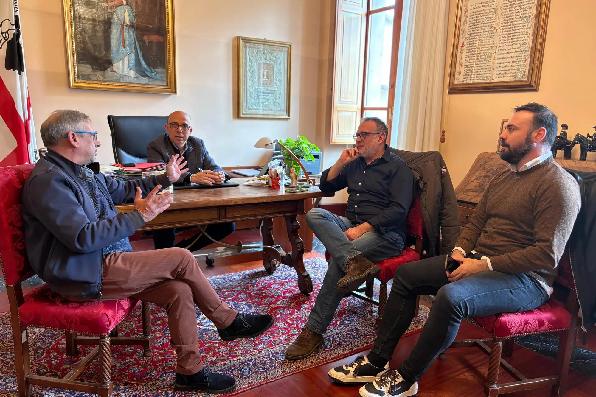 L’incontro tra il sindaco Massimiliano Sanna e la delegazione di Sardegna al Centro 20Venti (foto concessa)