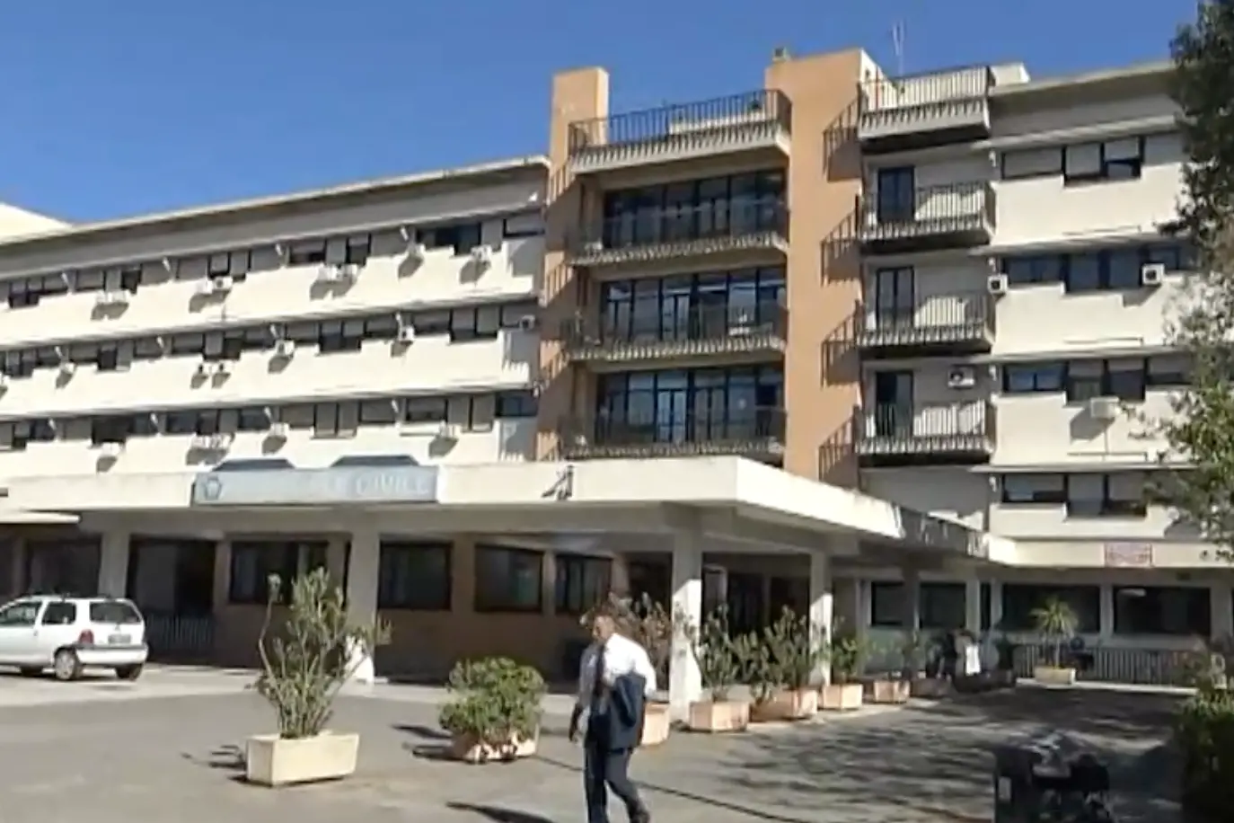 L'ospedale Civile di Alghero (foto Fiori)
