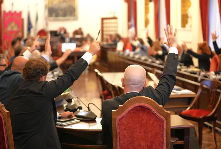 Pace, «guerriglia ideologica» e forze armate: a Sassari è sc