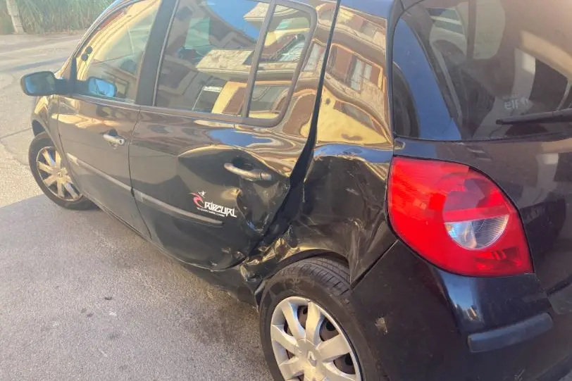 L'auto incidentata (L'Unione Sarda - Pala)