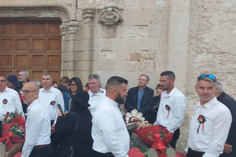 La processione dei Santi Martiri (foto Pala)
