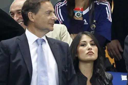 Il ministro dell'Immigrazione Eric Besson con la moglie Yasmine Tordjman