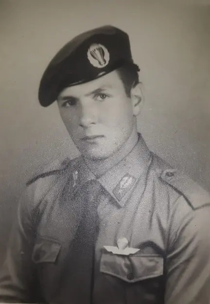 Manlio Tomassini quando era militare (foto concessa)