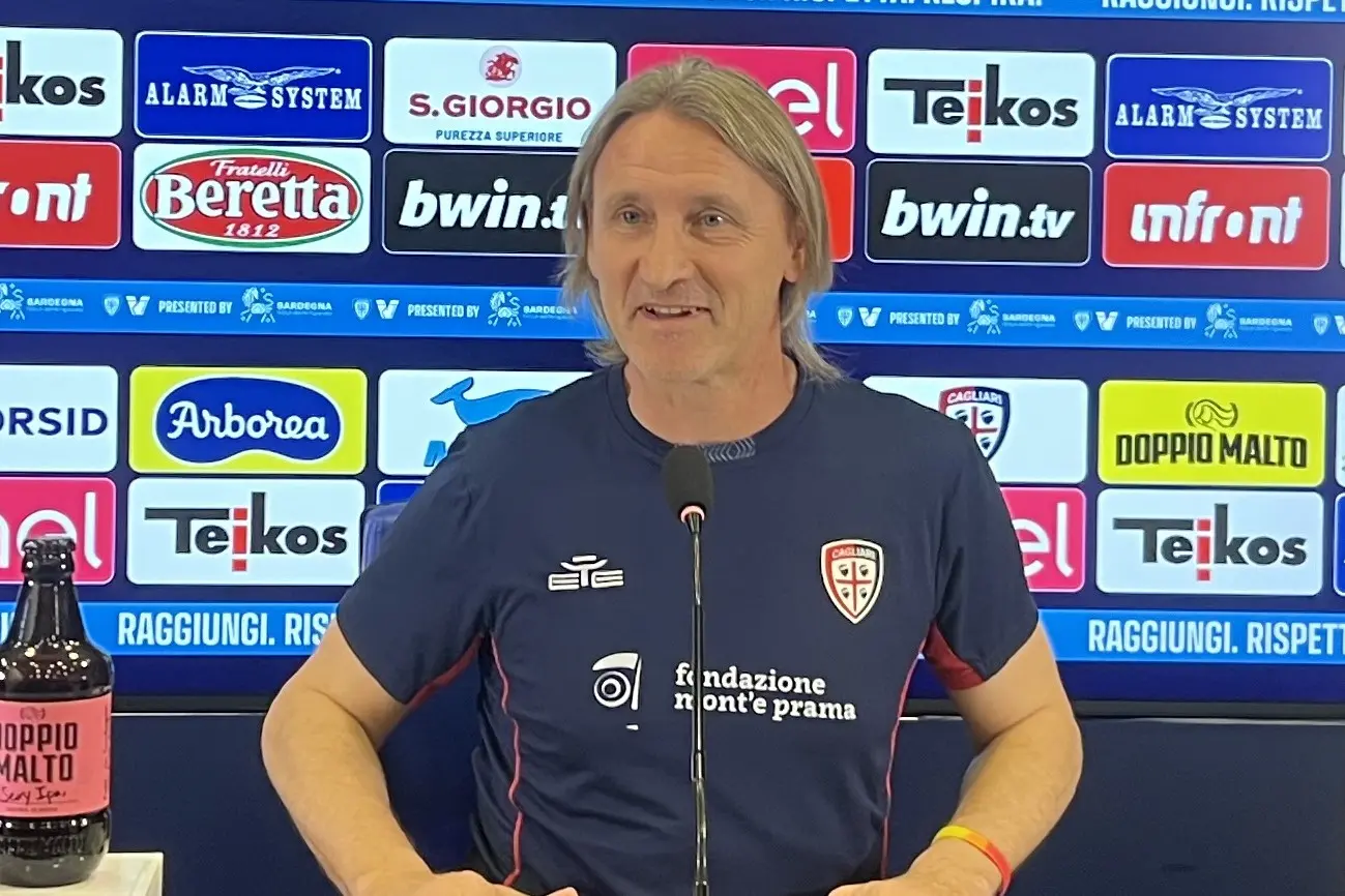 Davide Nicola in conferenza stampa alla vigilia di Cagliari-Venezia (foto Gaggini)