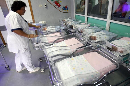 Un reparto maternità (foto d'archivio Ansa)