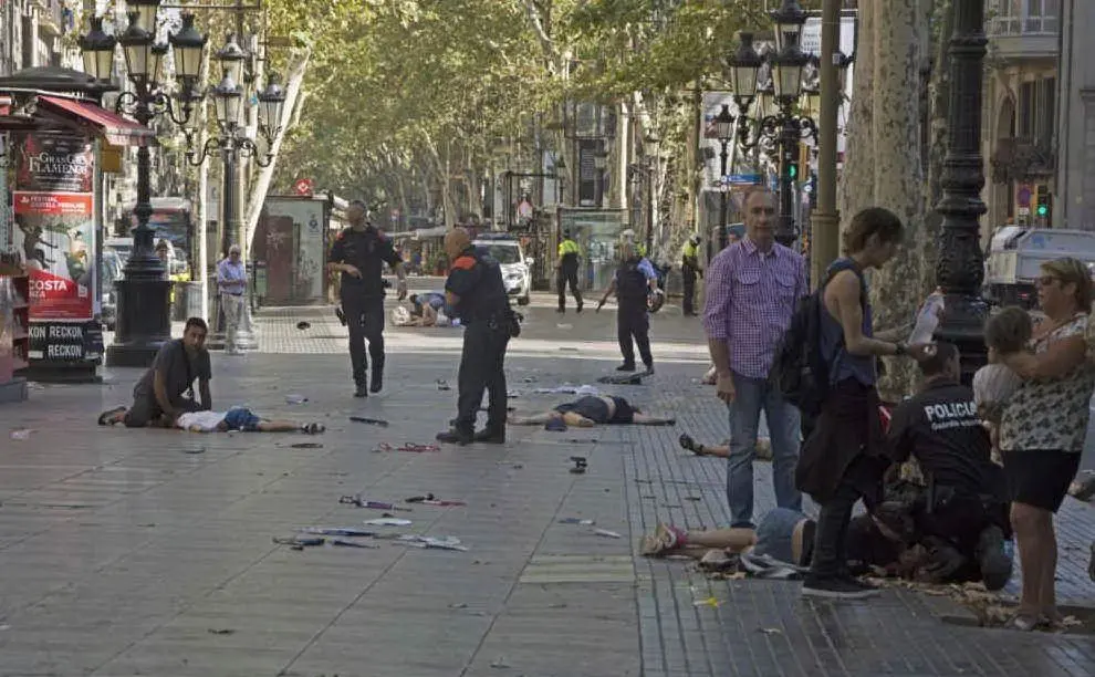 Il terrore lungo la via principale della città catalana