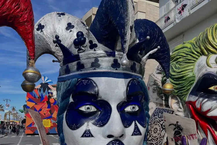 Maschera del carnevale di Viareggio (foto concessa)