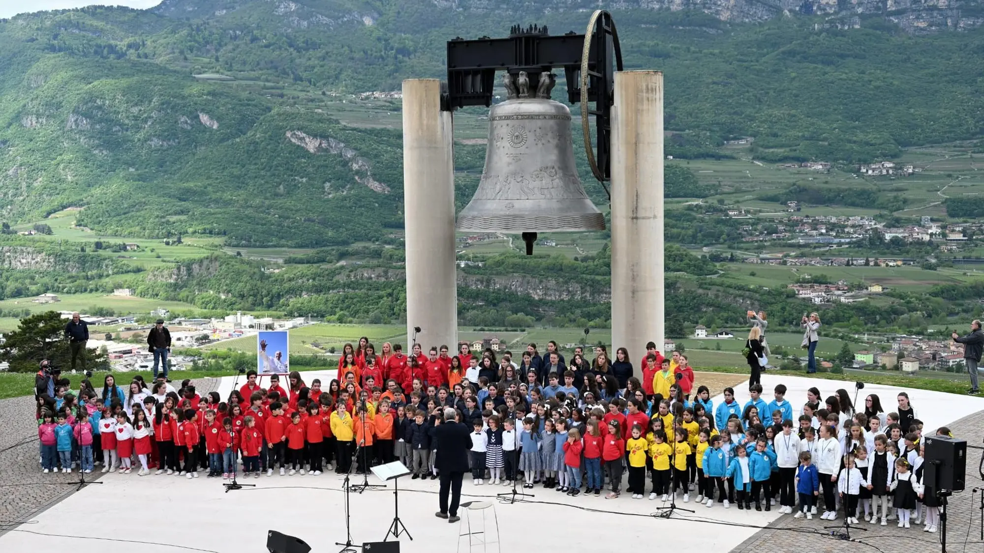 https://immagini.unionesarda.it/version/c:MjU0MjA3NzQtMWUwZS00:ZDVhNmQ1YzAtYTk4YS00/image.webp?f=16:9