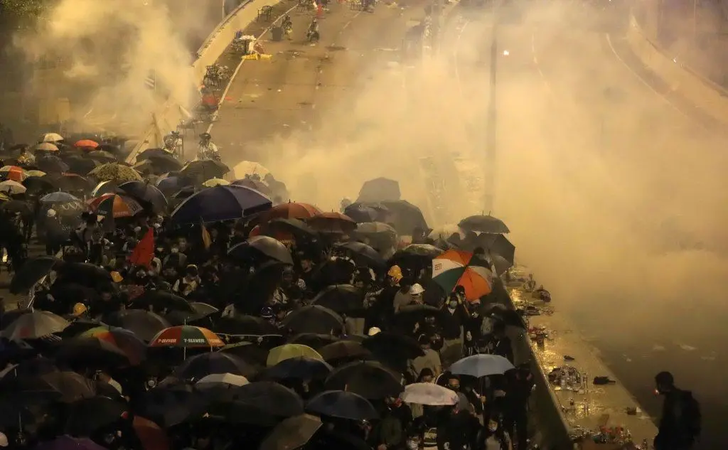 Ennesima manifestazione di protesta per le vie di Hong Kong
