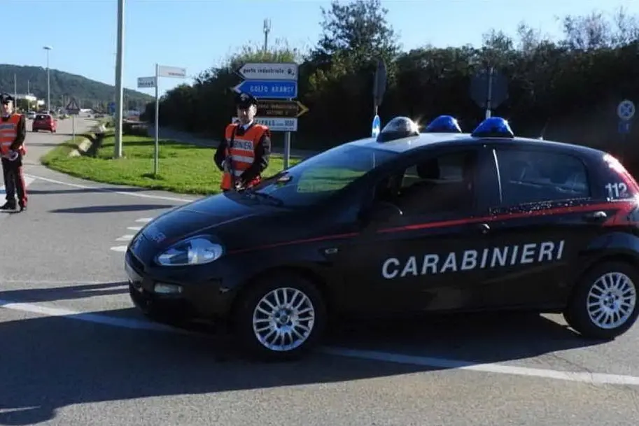 Un posto di blocco in Gallura (foto Carabinieri)