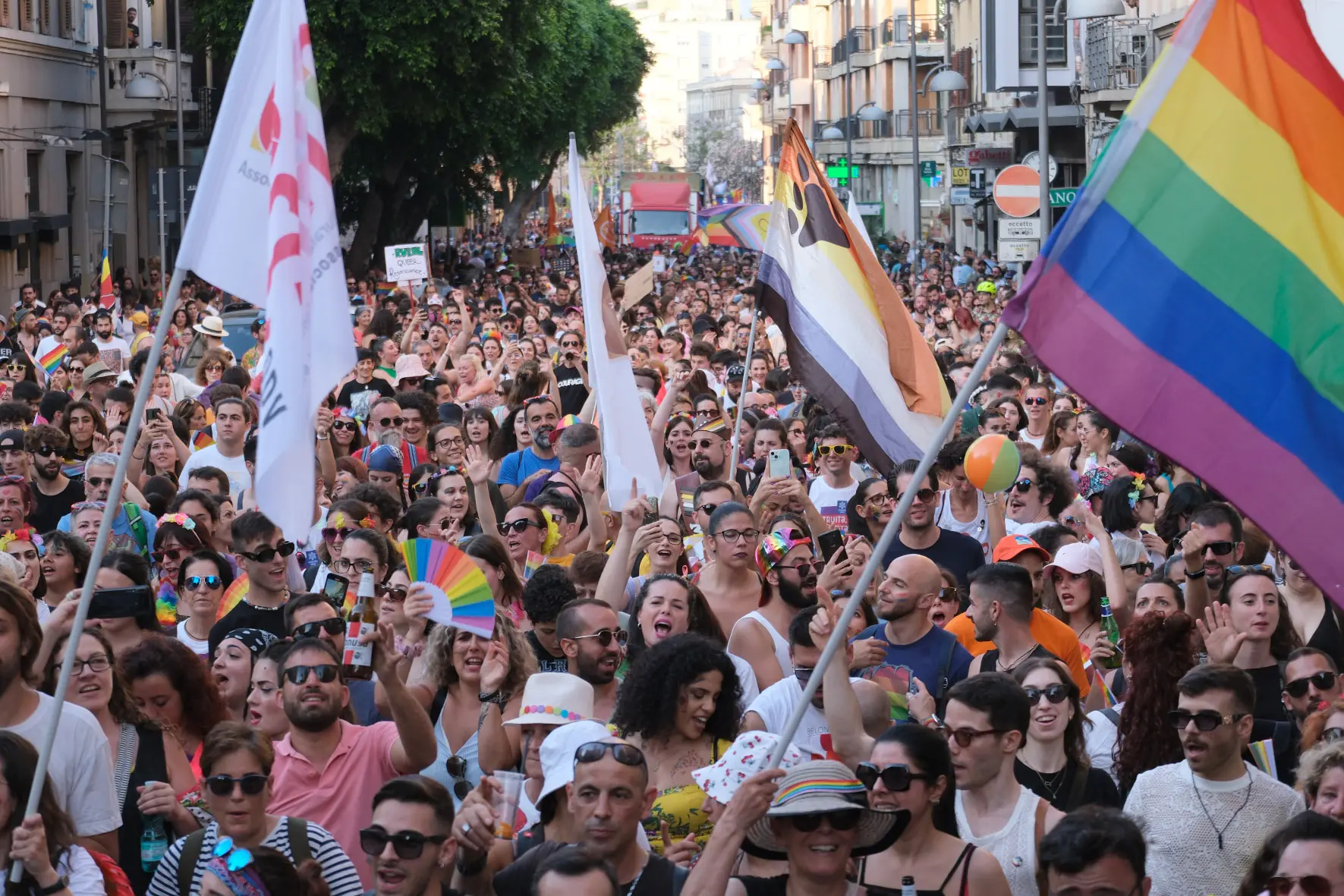 La sfilata del Pride a Cagliari ( foto archivio L'Unione Sarda - Ungari)
